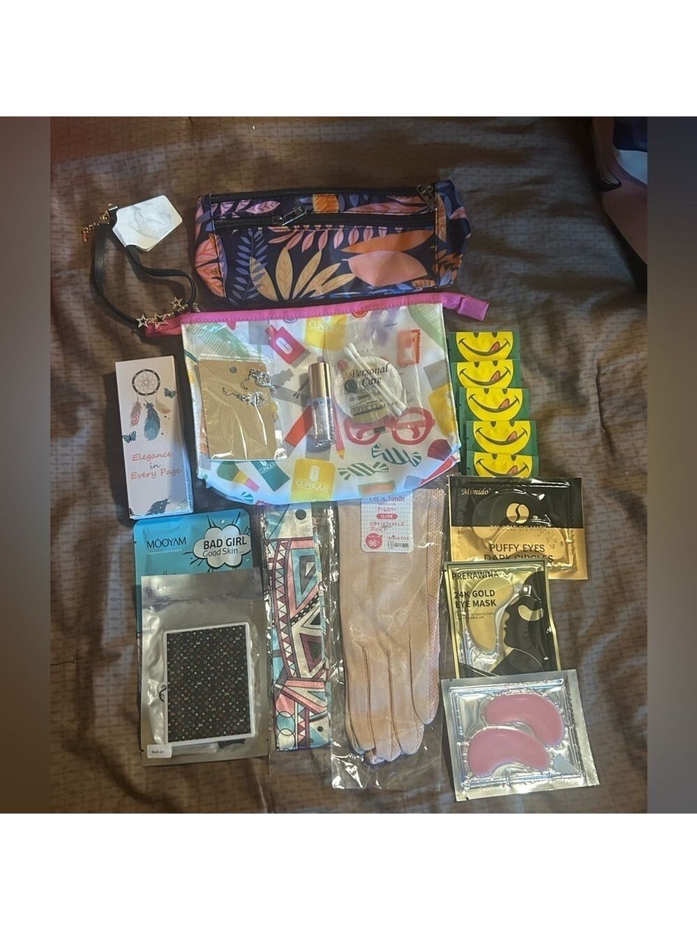 Beauty bag filled with random items